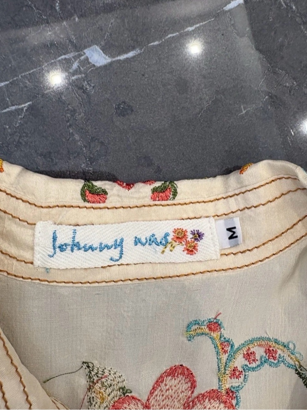 Johnny Was Embroidered Silk Blouse Shirt Medium Coachella Boho Chic Stagecoach - Picture 2 of 4